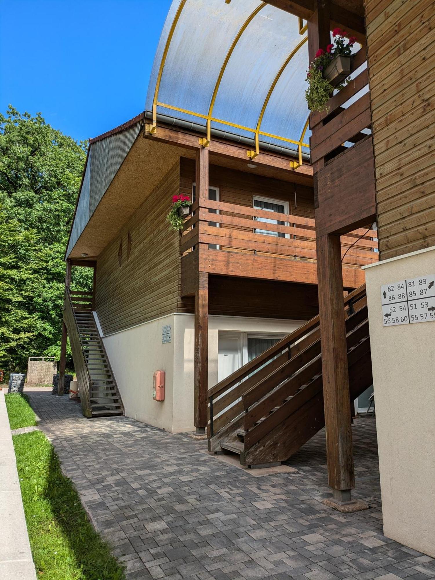 Studio Rez De Chaussee Avec Terrasse Centre Thermal Et Touristique - Casa Amnéville Exteriör bild