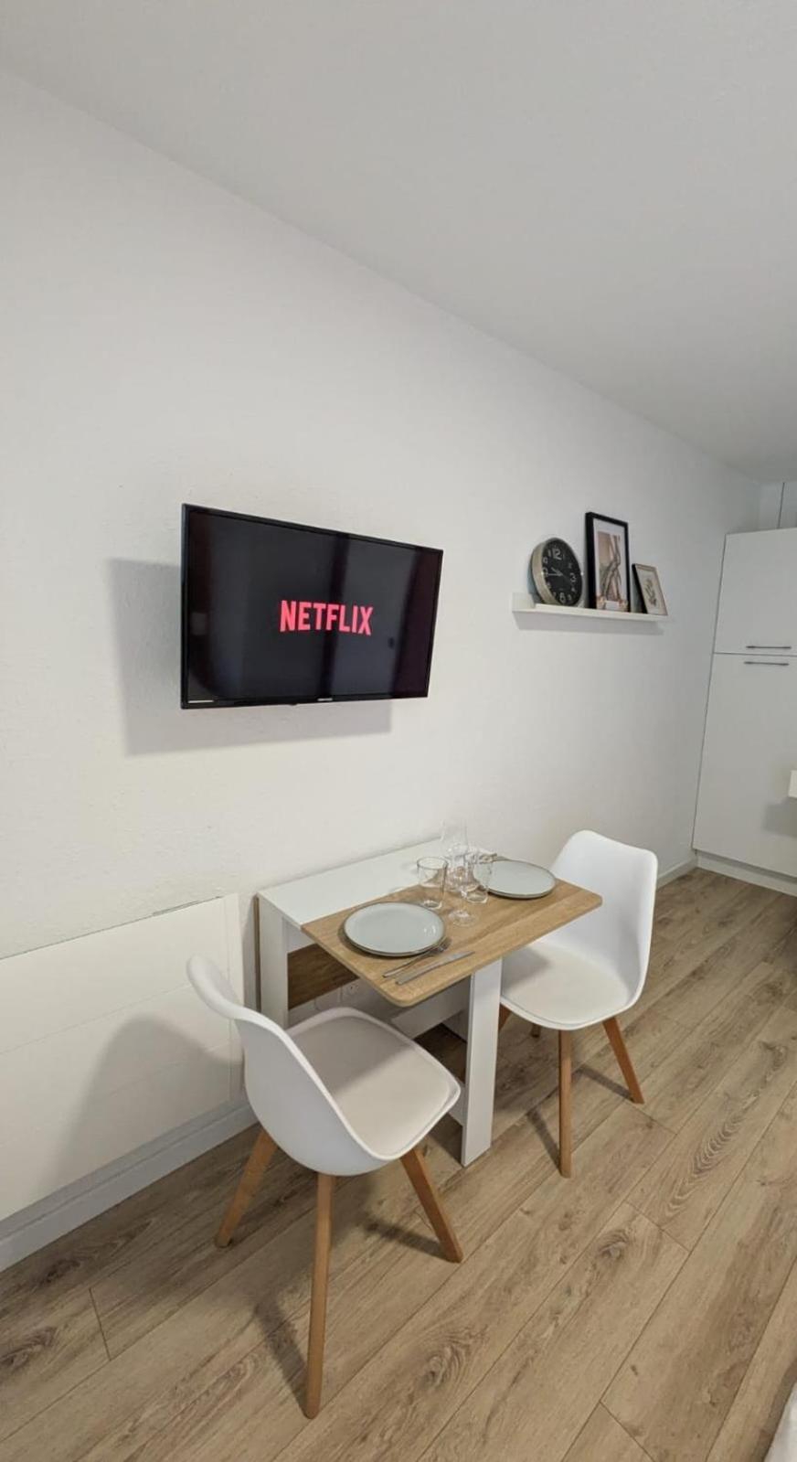 Studio Rez De Chaussee Avec Terrasse Centre Thermal Et Touristique - Casa Amnéville Exteriör bild